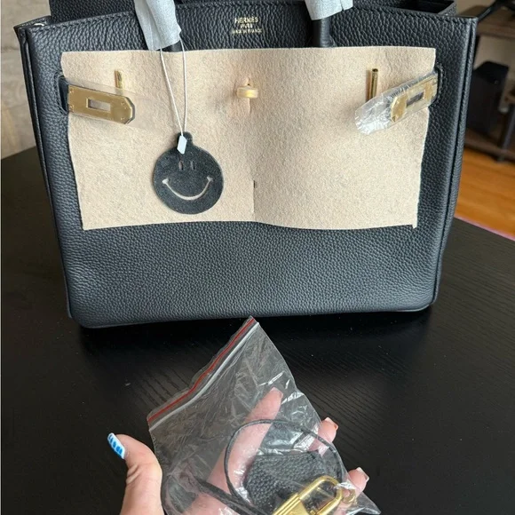 Black Leather Handbag - Picture 8 of 10